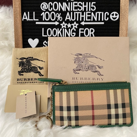 ❌SOLD❌Burberry Key pouch wallet with detachable ring holder. - Picture 1 of 6